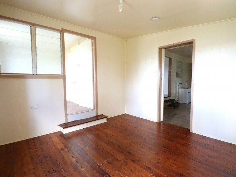 4 Russell Street, Wallumbilla QLD 4428