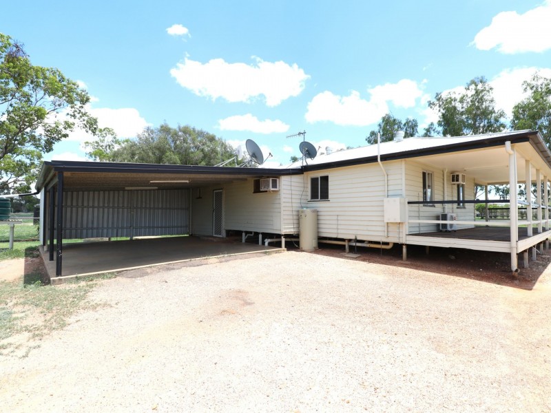 4 Russell Street, Wallumbilla QLD 4428