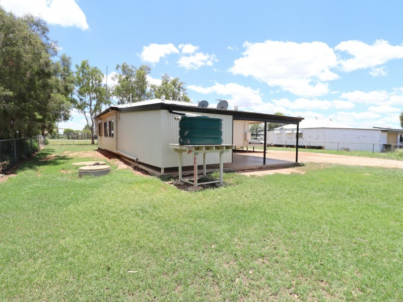 4 Russell Street, Wallumbilla QLD 4428