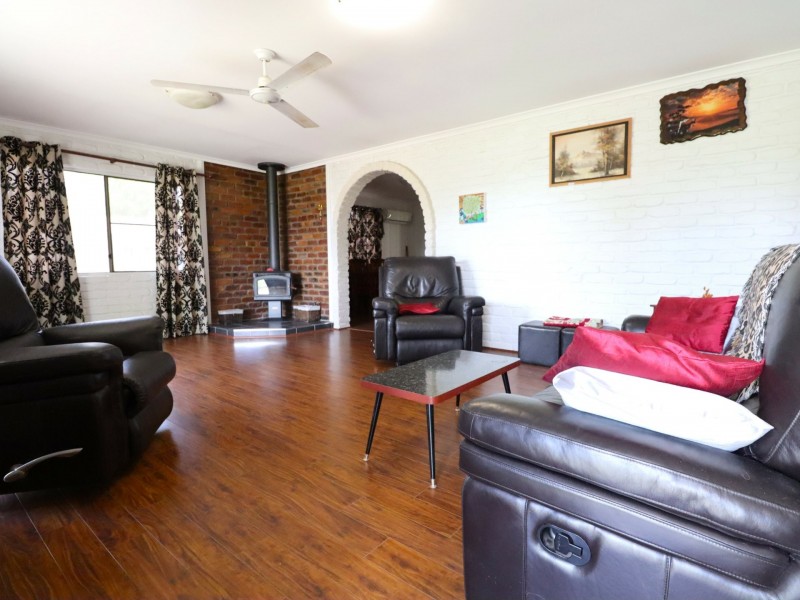 65 Rugby Street, Mitchell QLD 4465