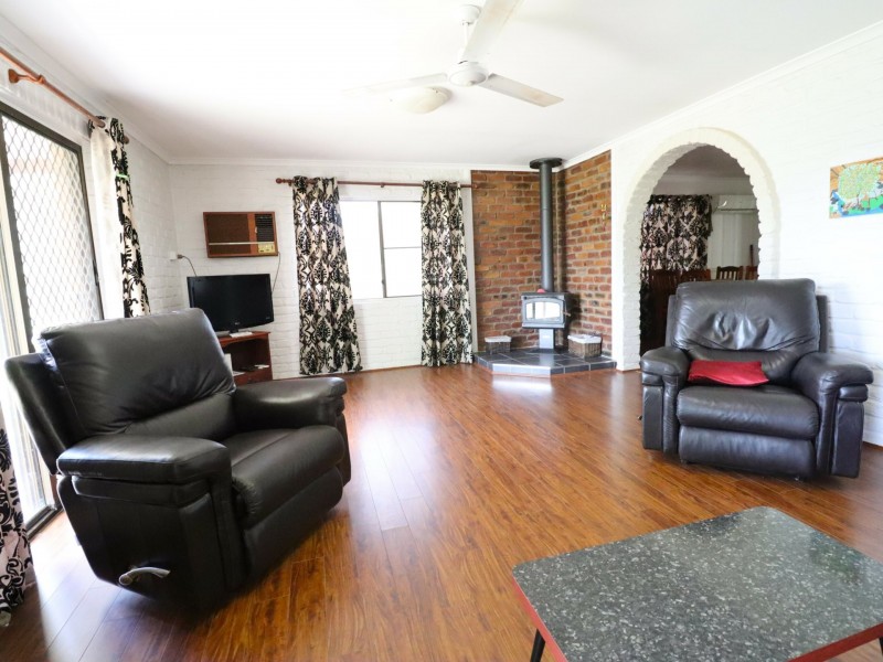 65 Rugby Street, Mitchell QLD 4465