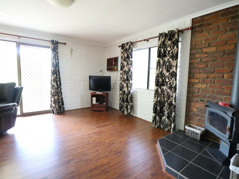 65 Rugby Street, Mitchell QLD 4465