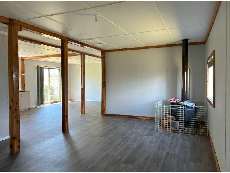 15 Burke Street, Wallumbilla QLD 4428
