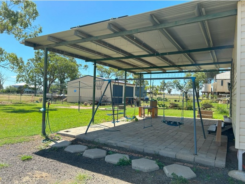 15 Burke Street, Wallumbilla QLD 4428