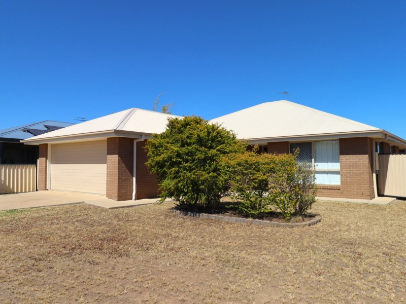 11 Lockyer Crescent, Roma QLD 4455