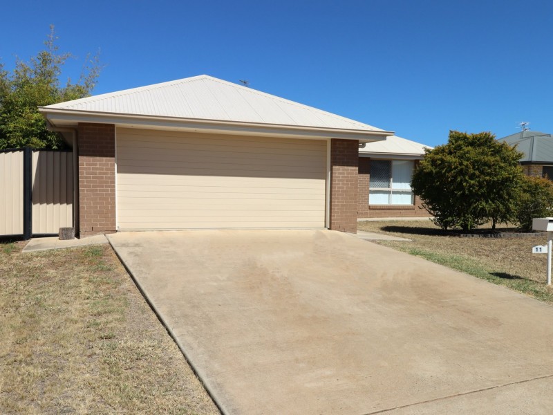 11 Lockyer Crescent, Roma QLD 4455
