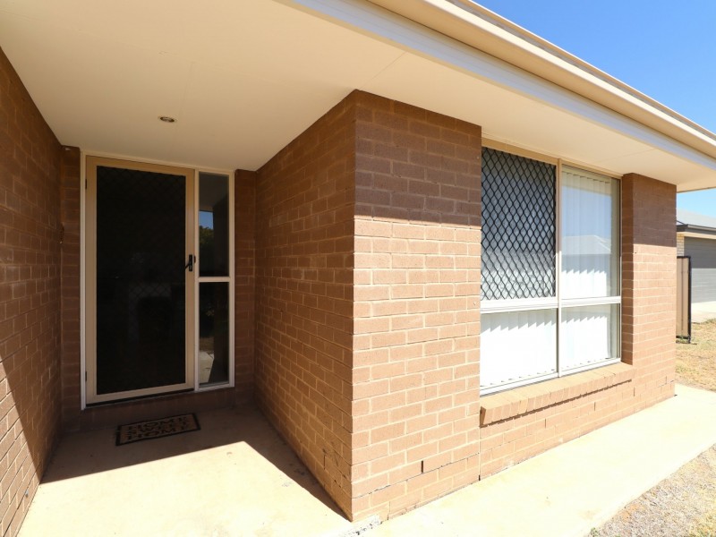 11 Lockyer Crescent, Roma QLD 4455