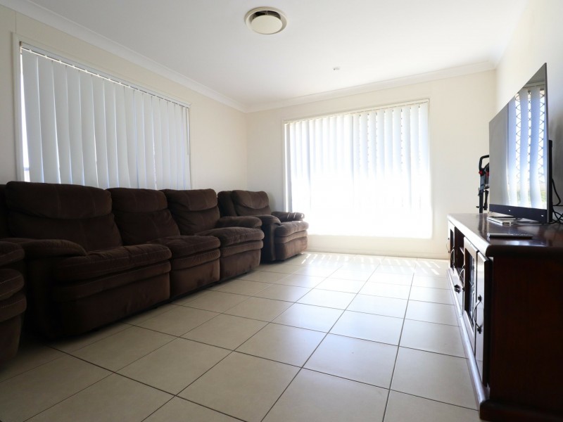 11 Lockyer Crescent, Roma QLD 4455