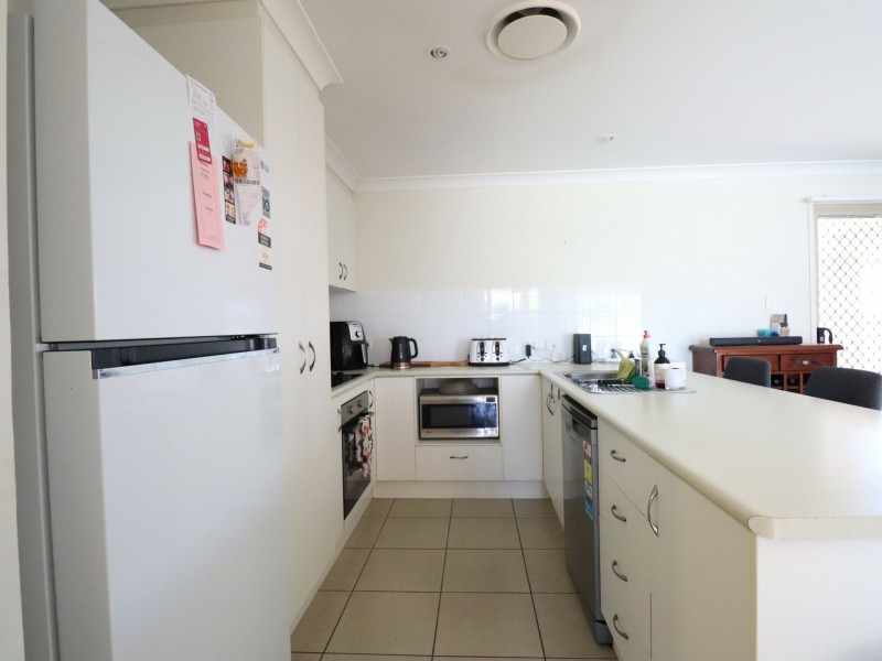 11 Lockyer Crescent, Roma QLD 4455