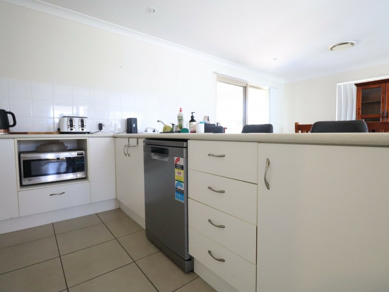 11 Lockyer Crescent, Roma QLD 4455