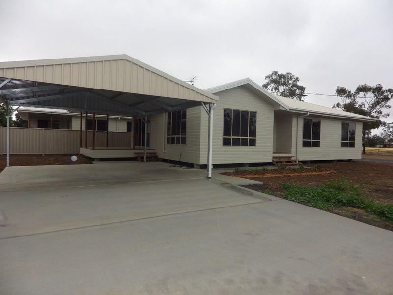 1/2 Russell Street, Roma QLD 4455