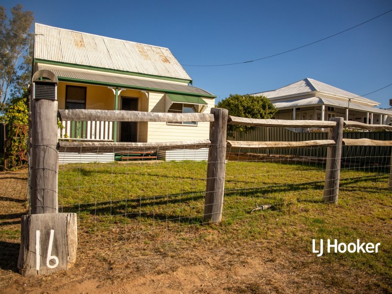 16 Hoffman Street, Roma QLD 4455