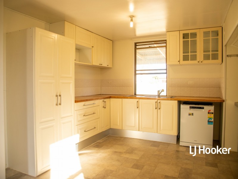 16 Hoffman Street, Roma QLD 4455