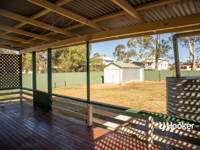 16 Hoffman Street, Roma QLD 4455