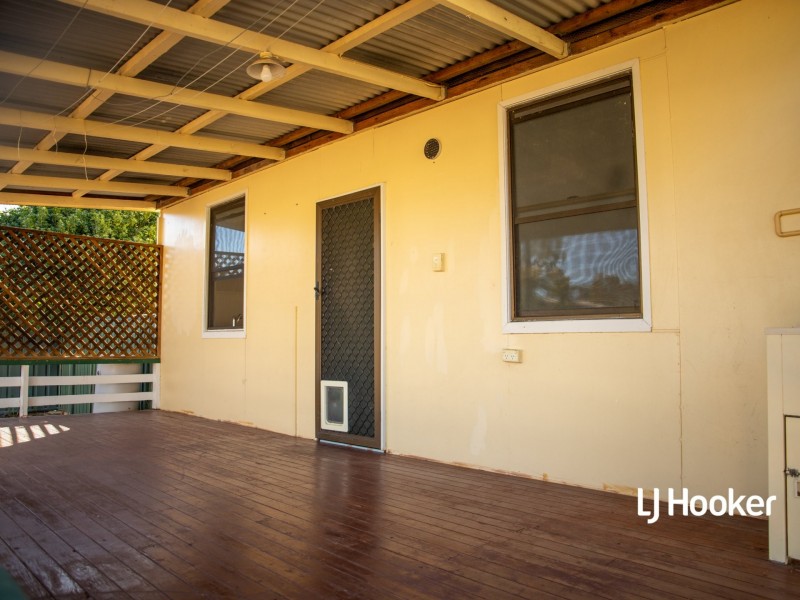 16 Hoffman Street, Roma QLD 4455
