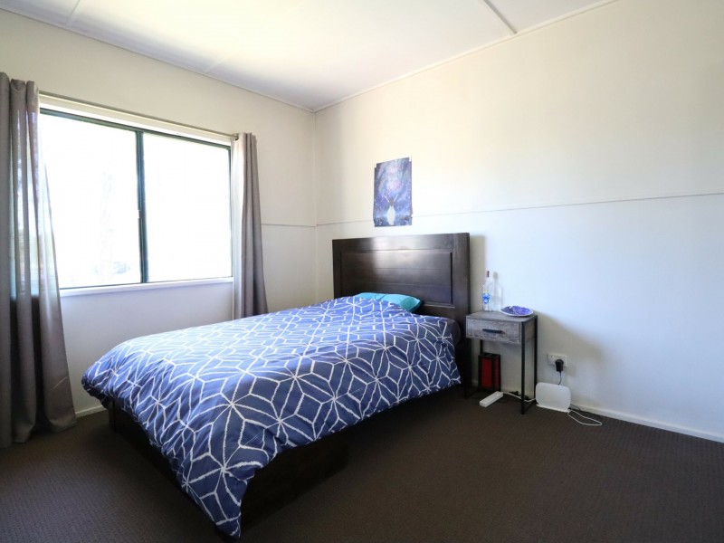 1 & 2/18 Saunders Street, Roma QLD 4455