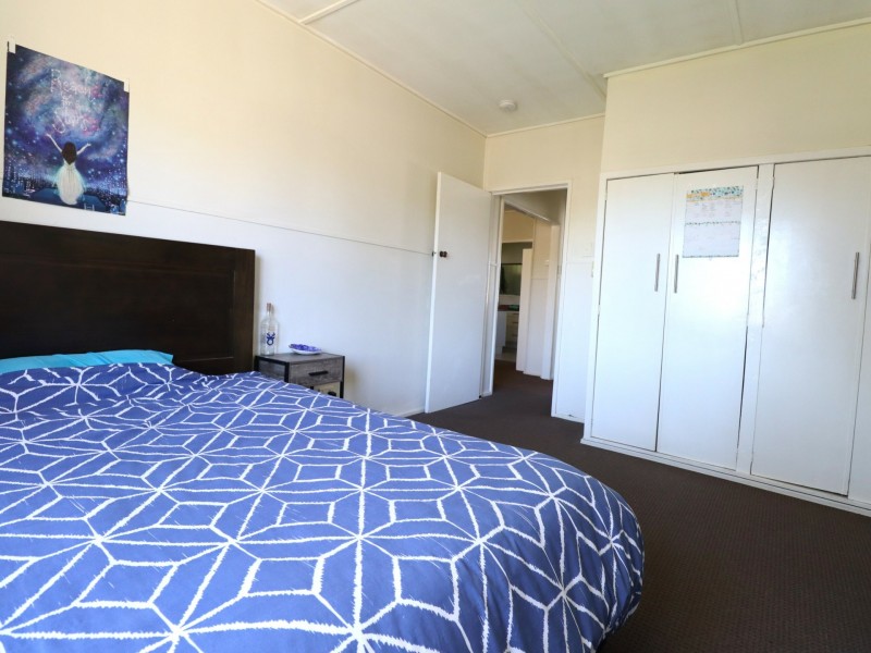 1 & 2/18 Saunders Street, Roma QLD 4455