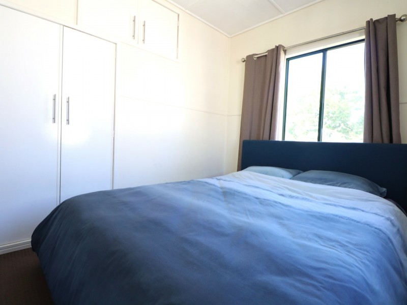 1 & 2/18 Saunders Street, Roma QLD 4455