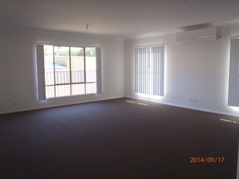 2/2 Russell Street, Roma QLD 4455