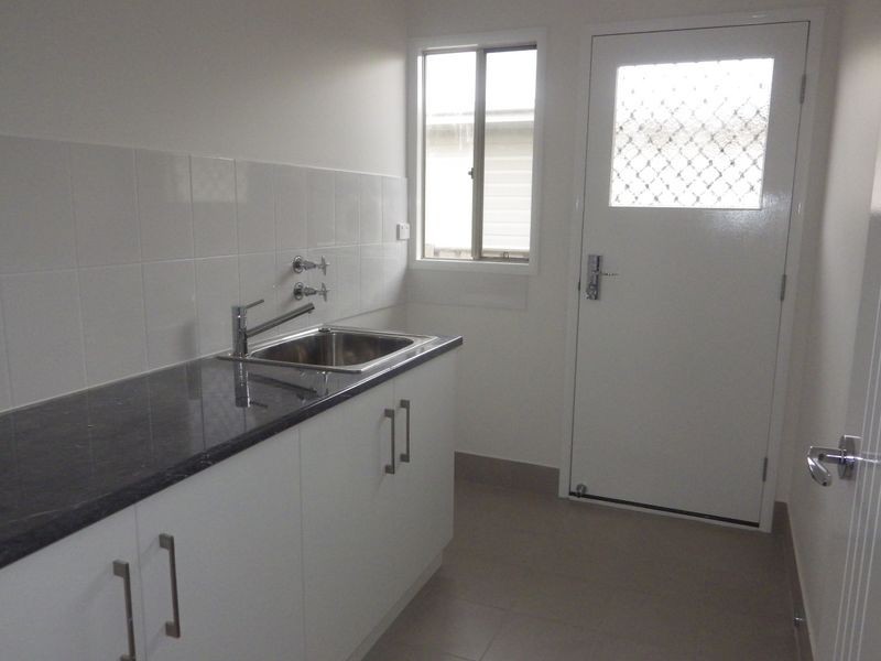 2/2 Russell Street, Roma QLD 4455