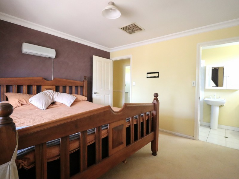 17 Rosedale Close, Roma QLD 4455