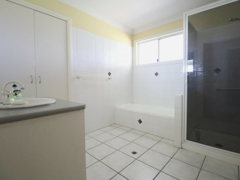 17 Rosedale Close, Roma QLD 4455