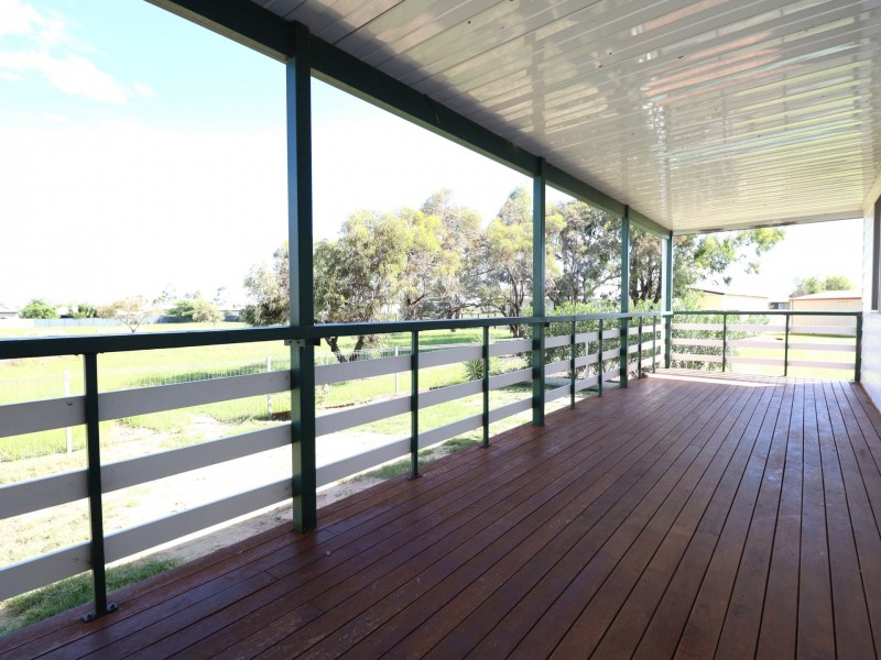 17 Rosedale Close, Roma QLD 4455