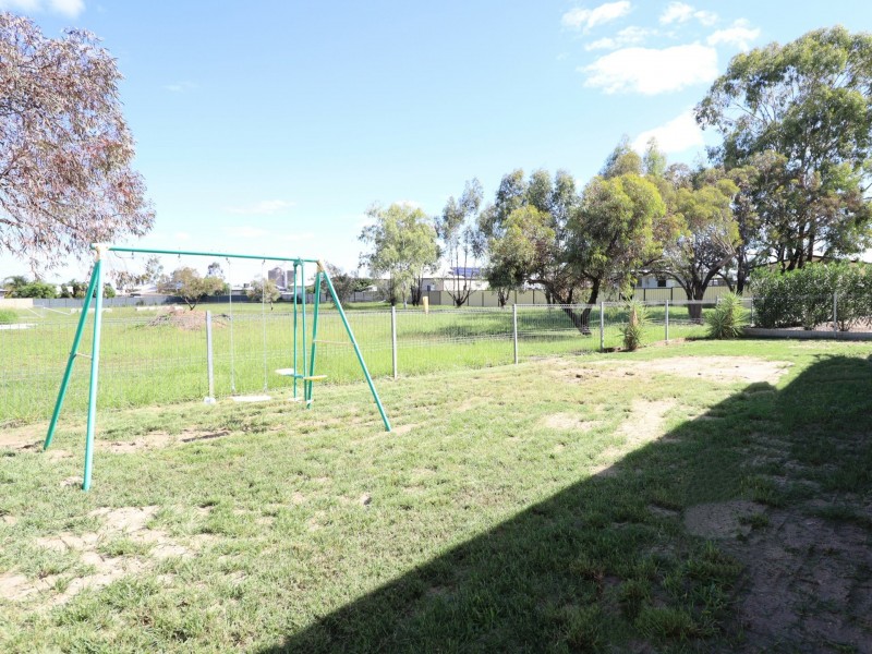 17 Rosedale Close, Roma QLD 4455