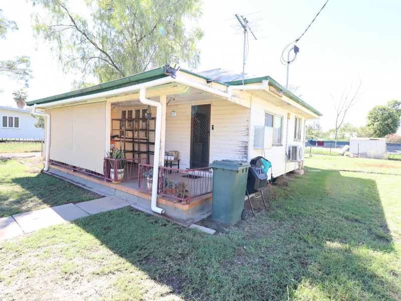 20 Lewis Street, Roma QLD 4455