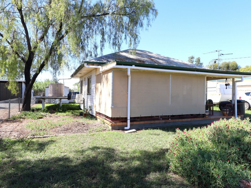 20 Lewis Street, Roma QLD 4455