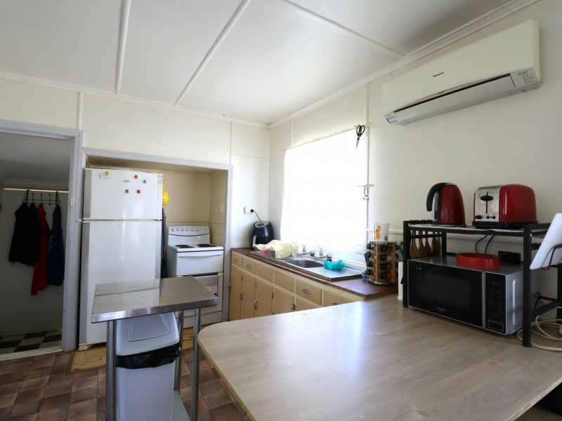 20 Lewis Street, Roma QLD 4455