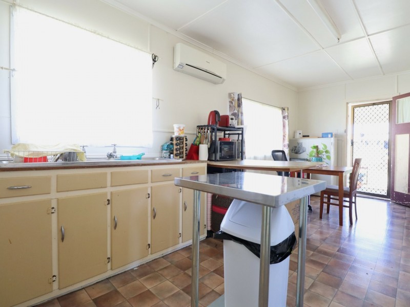 20 Lewis Street, Roma QLD 4455