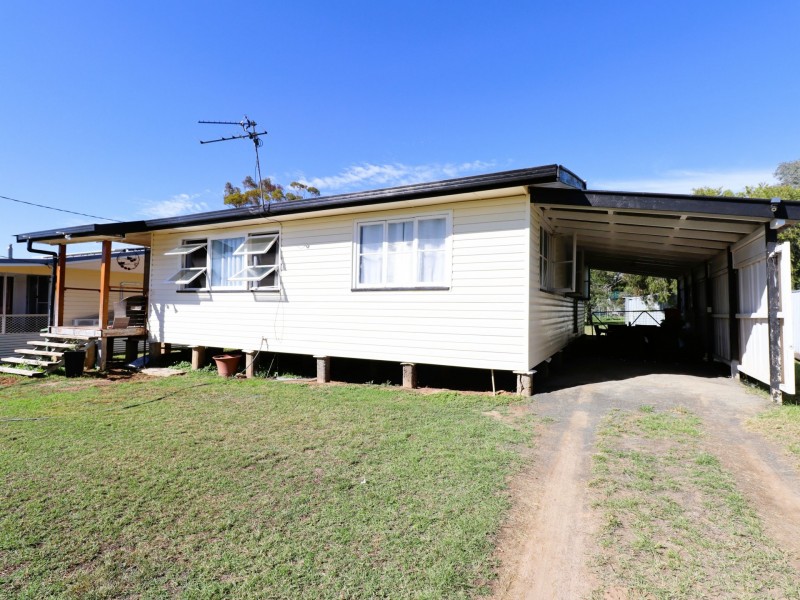 48 Elmer Street, Roma QLD 4455