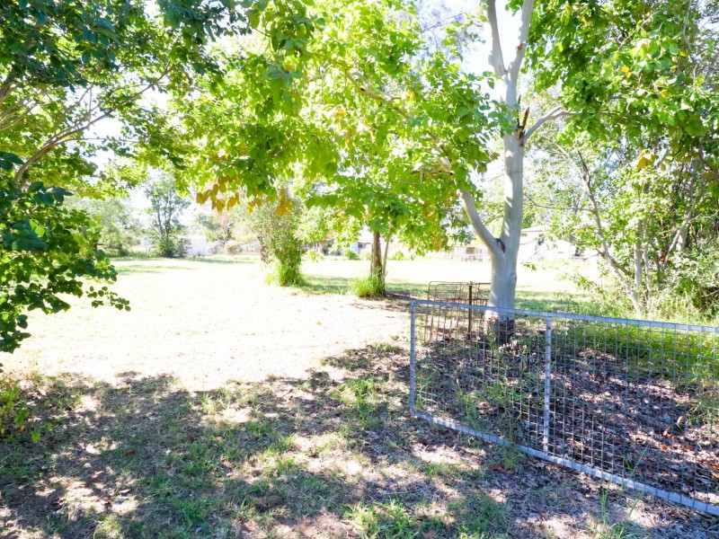 16 – 18 Isabella Street, Mitchell QLD 4465