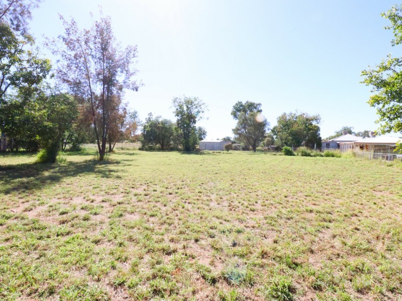 16 – 18 Isabella Street, Mitchell QLD 4465