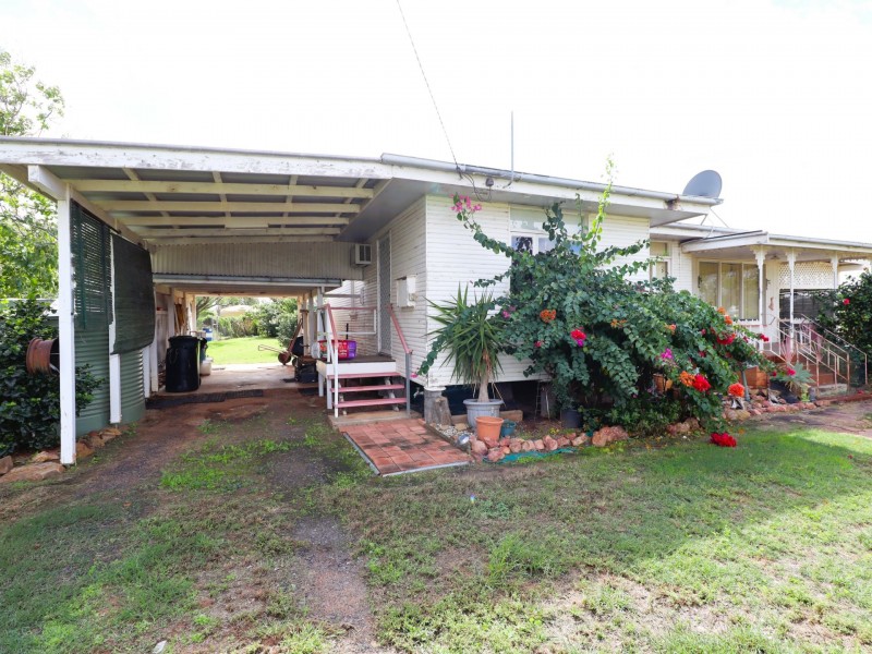 19 Russell Street, Wallumbilla QLD 4428