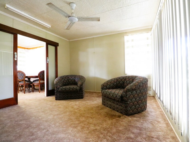 19 Russell Street, Wallumbilla QLD 4428