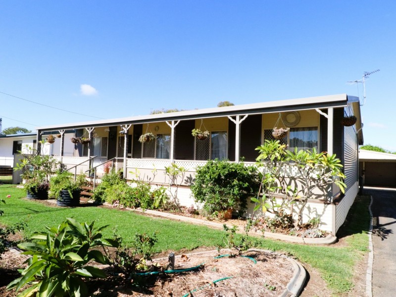 16 Robertson Street, Roma QLD 4455