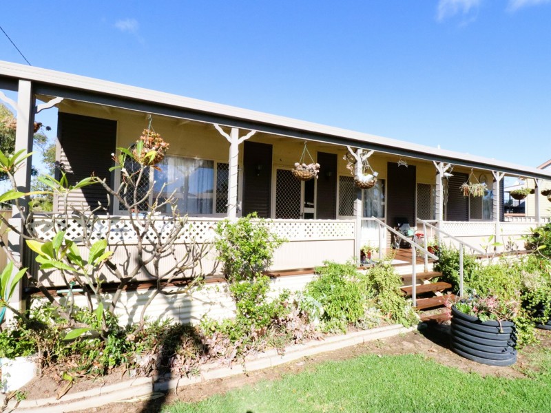 16 Robertson Street, Roma QLD 4455