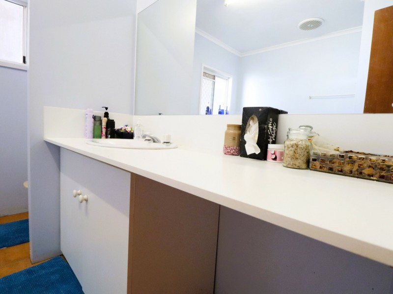 16 Robertson Street, Roma QLD 4455