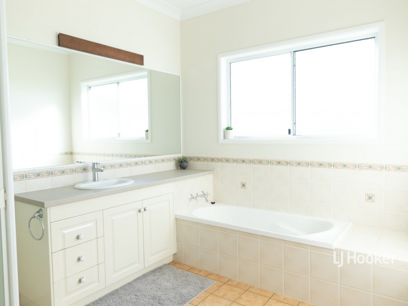 210 Bungeworgorai Lane, Roma QLD 4455