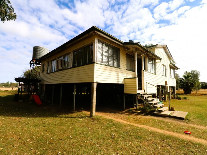 9 Alice Street, Mitchell QLD 4465