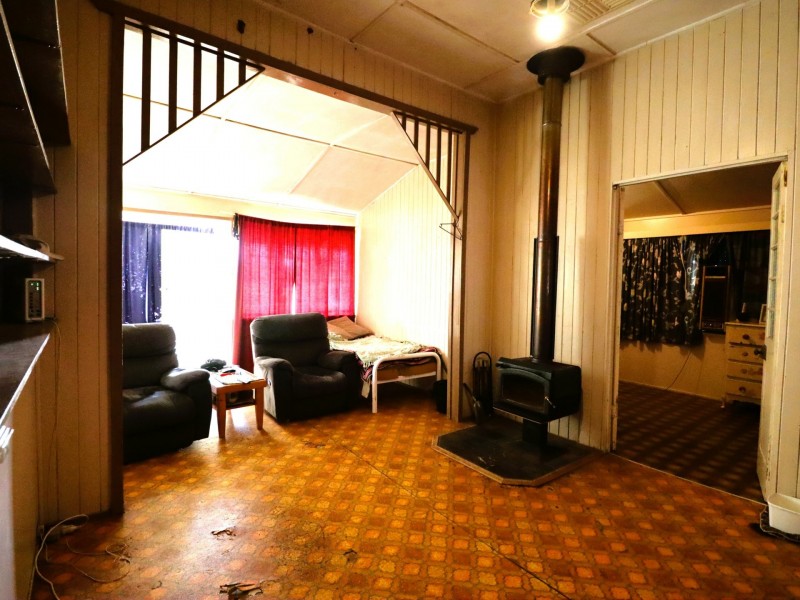 9 Alice Street, Mitchell QLD 4465