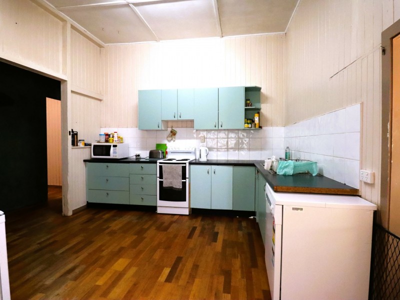 9 Alice Street, Mitchell QLD 4465