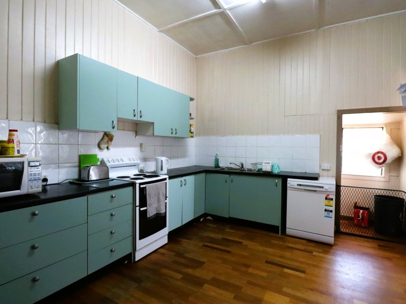 9 Alice Street, Mitchell QLD 4465