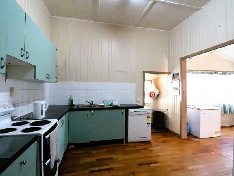 9 Alice Street, Mitchell QLD 4465