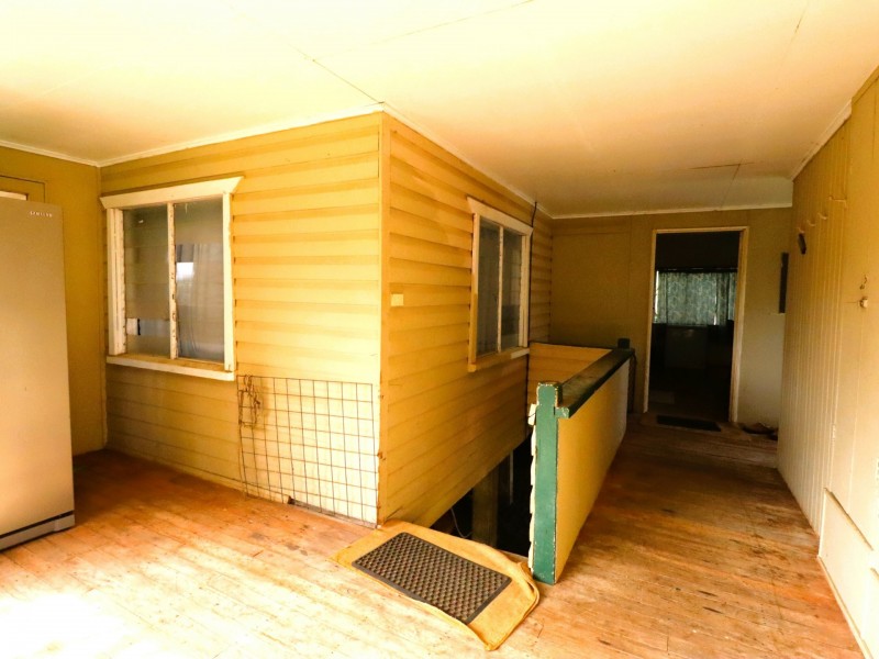 9 Alice Street, Mitchell QLD 4465