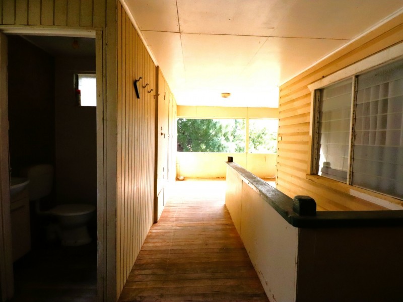 9 Alice Street, Mitchell QLD 4465