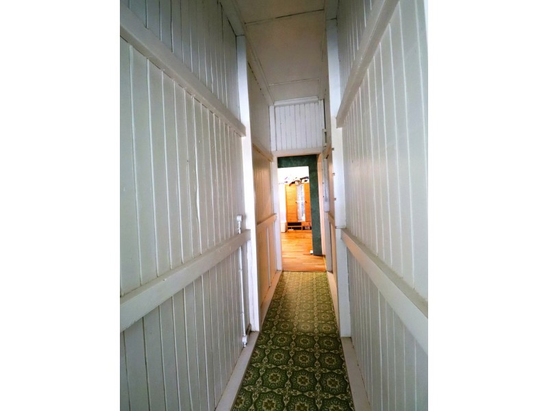 9 Alice Street, Mitchell QLD 4465