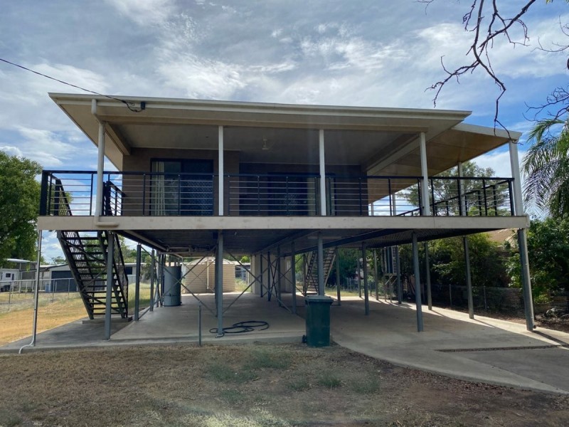 23 Allen Street, Roma QLD 4455